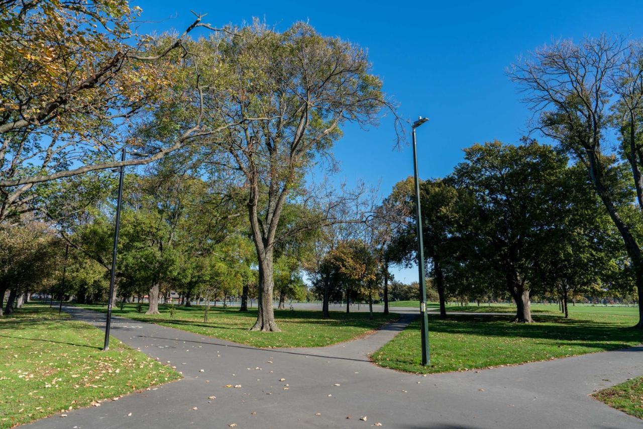 Apartament King Bed On Hagley Park Corner In The Cbd Christchurch Zewnętrze zdjęcie